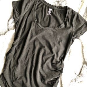 Old Navy Maternity T-shirt